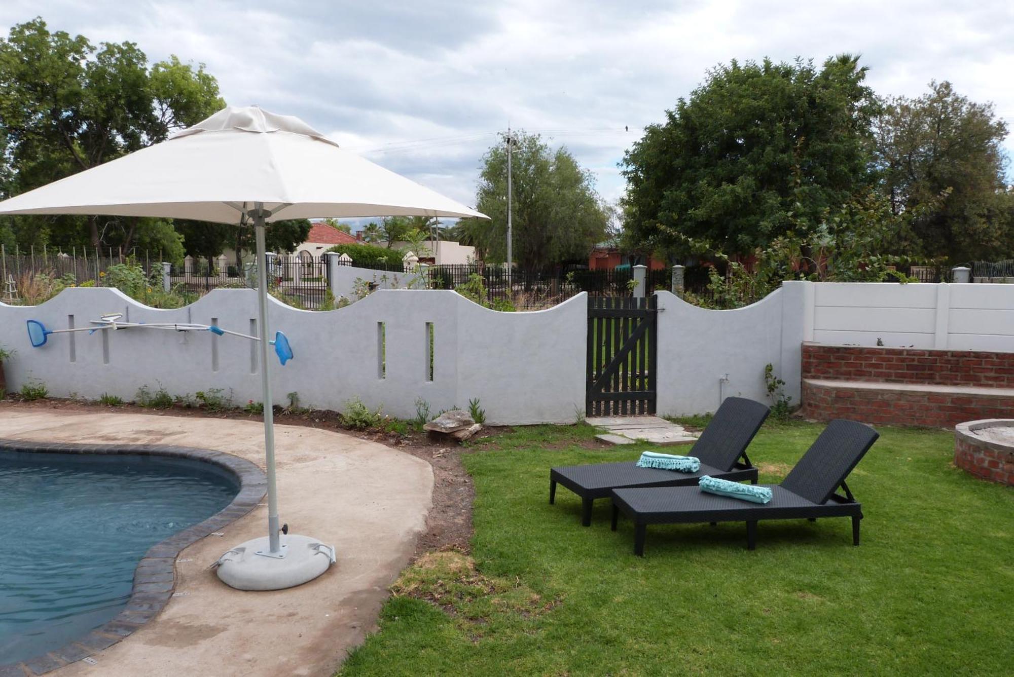 Hannah'S Haven Studio Deluxe - No Loadshedding Apartment Beaufort West Exterior foto