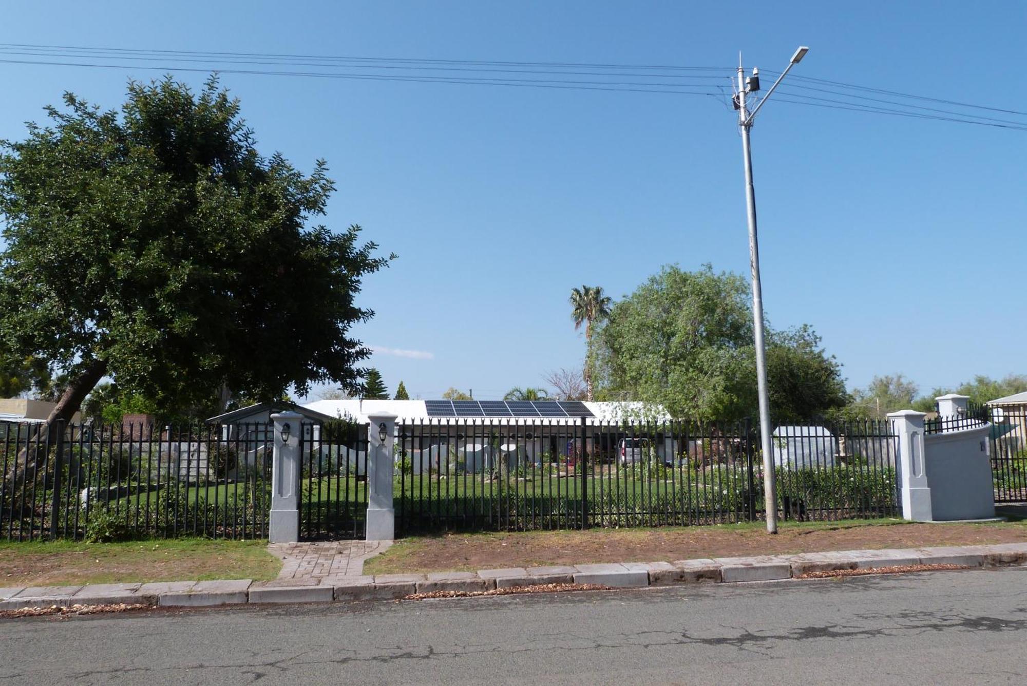 Hannah'S Haven Studio Deluxe - No Loadshedding Apartment Beaufort West Exterior foto